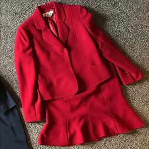 2-piece business suit - Size 10P - Red